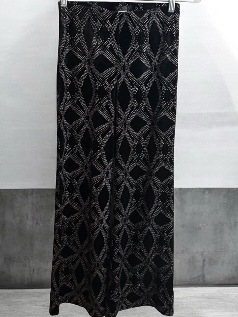 VENUS Black Geometric Velvet Wide-Leg Pants - Picture 2 of 5
